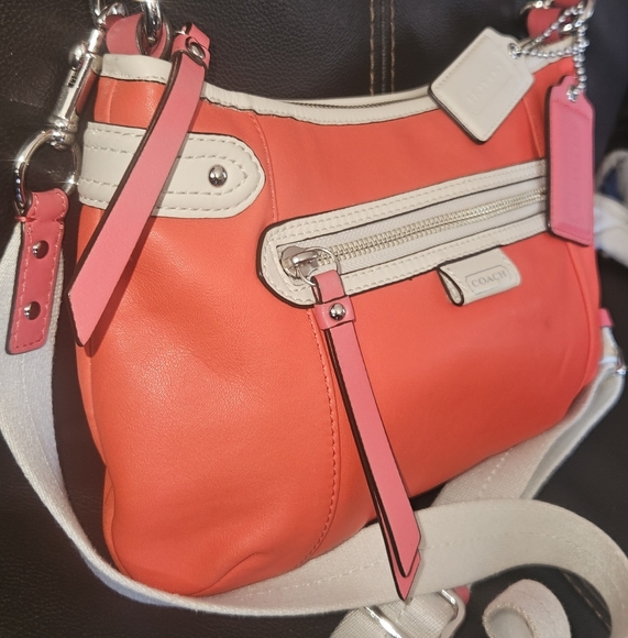 Coach Daisy Spectator Vermillion_ Sand Leather Mini Hobo Bag 2 Straps F23951 - Picture 13 of 16